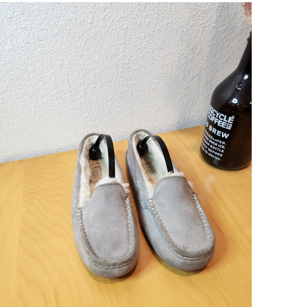 UGG Ansley Moccasin Slippers US 6 37 Grey Water-Resistant Suede Indoor‎ Outdoor